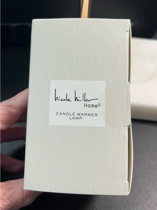 Nicole Miller Blue Floral Scalloped Candle Warming Lamp With Marble Base. - Picture 7 of 7